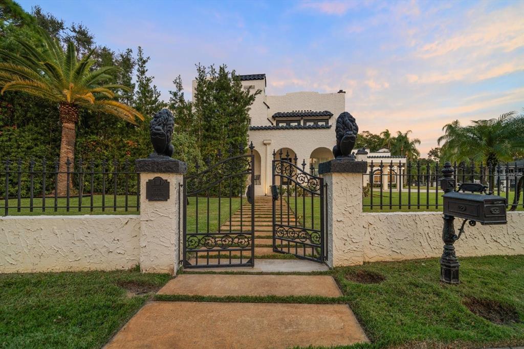 St Petersburg, Florida, 33707, United States, 5 Bedrooms Bedrooms, ,9 BathroomsBathrooms,Residential,For Sale,2000985