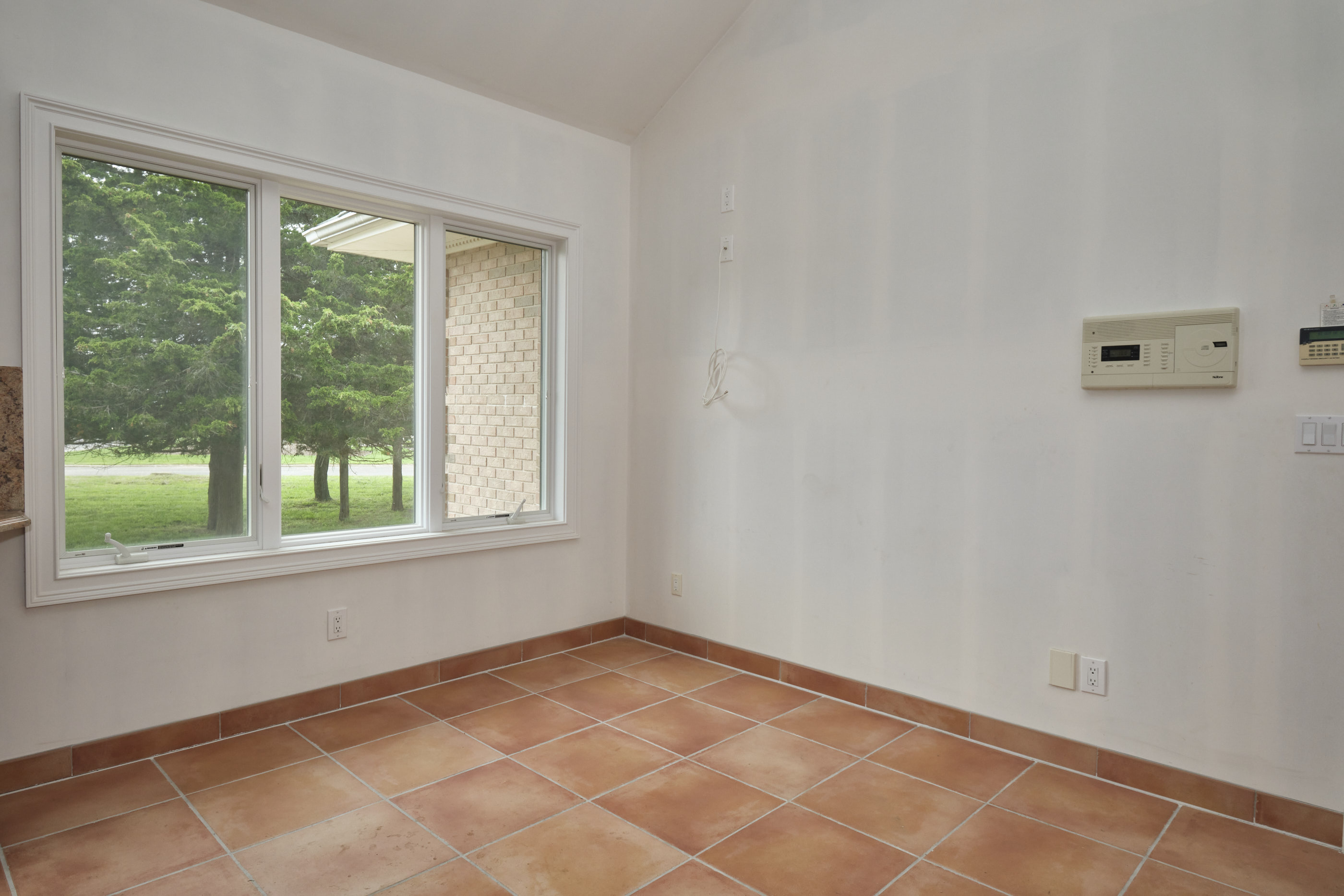 East Marion, New York, 11939, United States, 3 Bedrooms Bedrooms, ,3 BathroomsBathrooms,Residential,For Sale,1895057