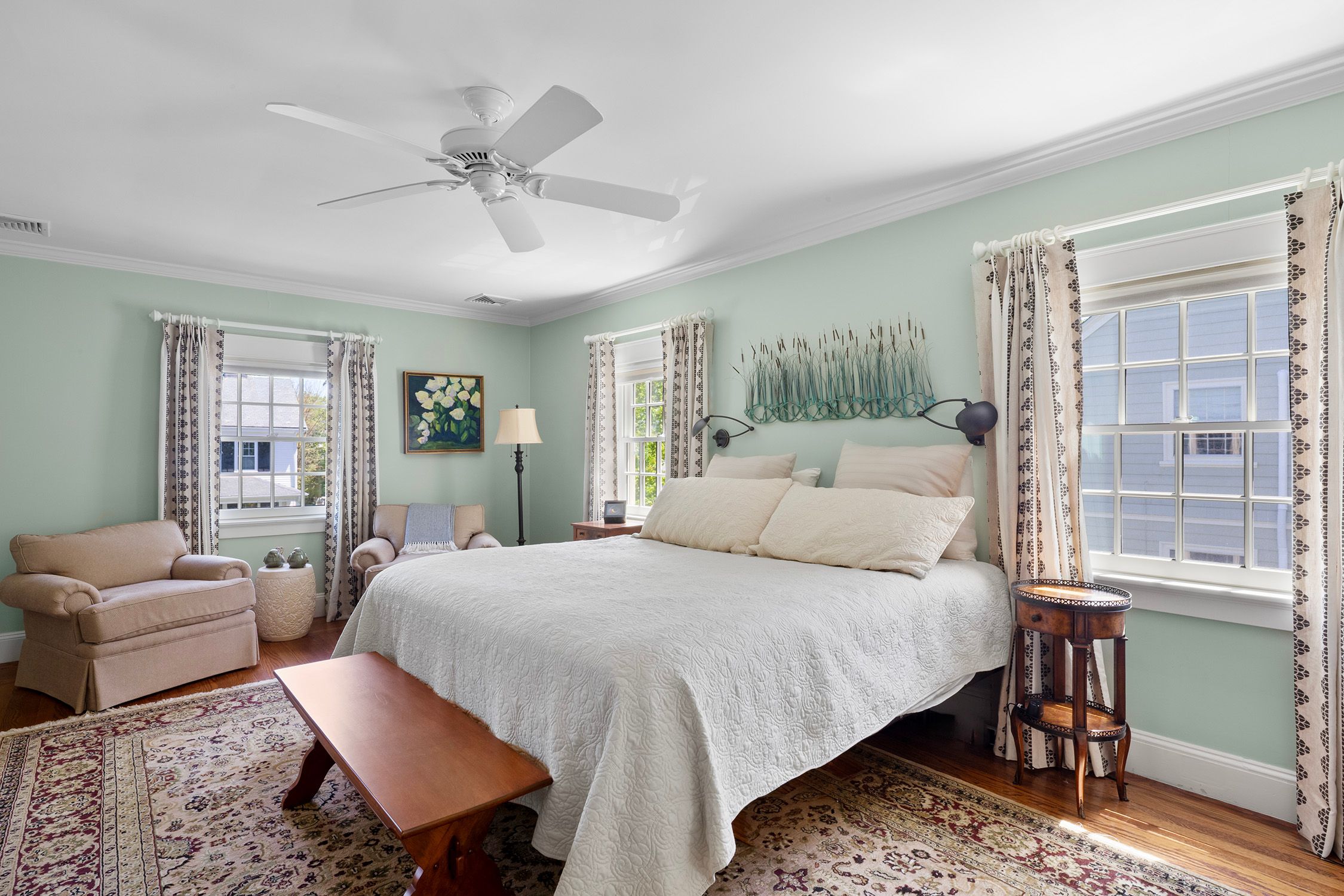  Classic Newport Colonial - 物件實景