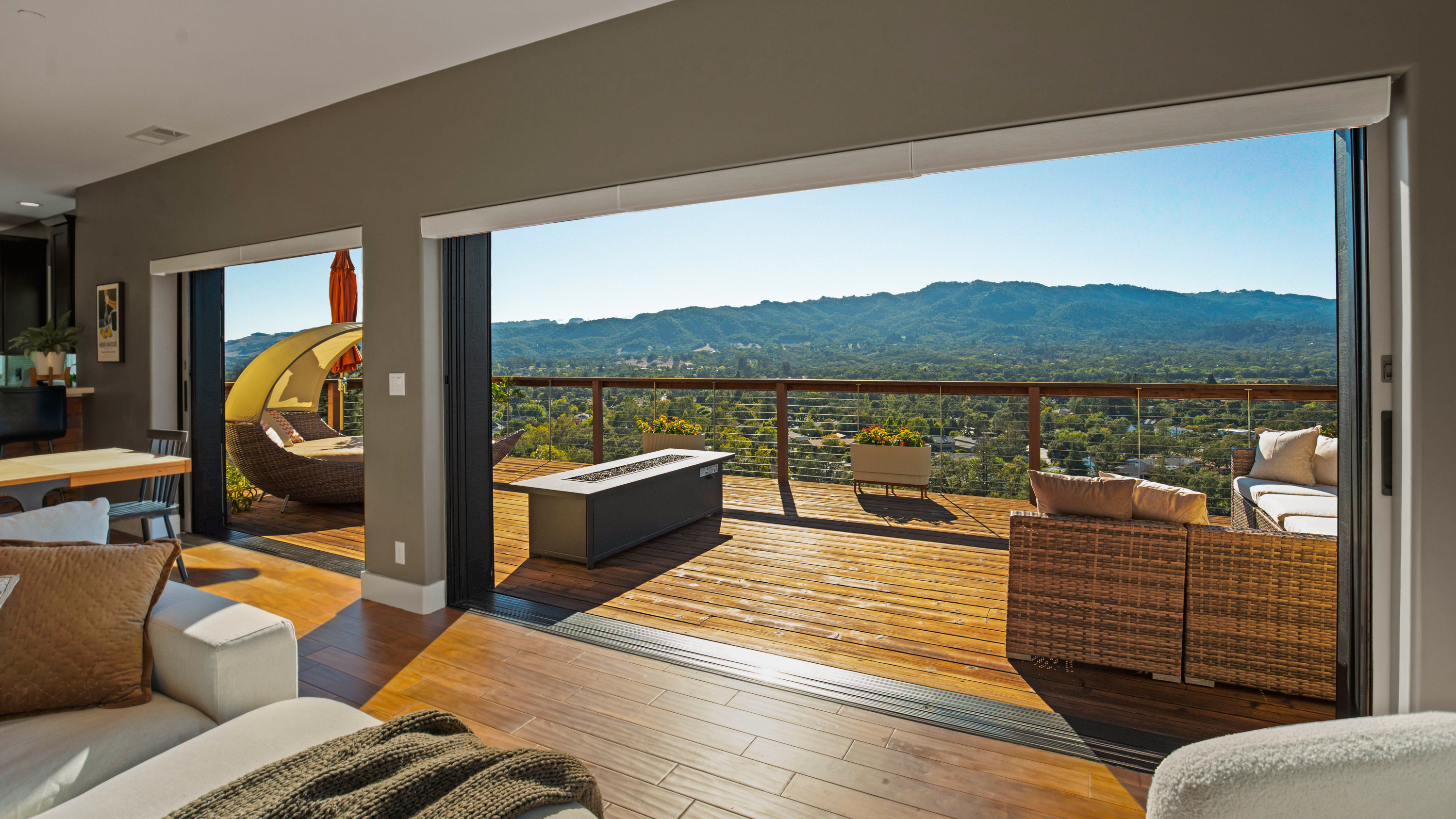  Panoramic Sonoma Views & Income-Producing ADU - 物件實景