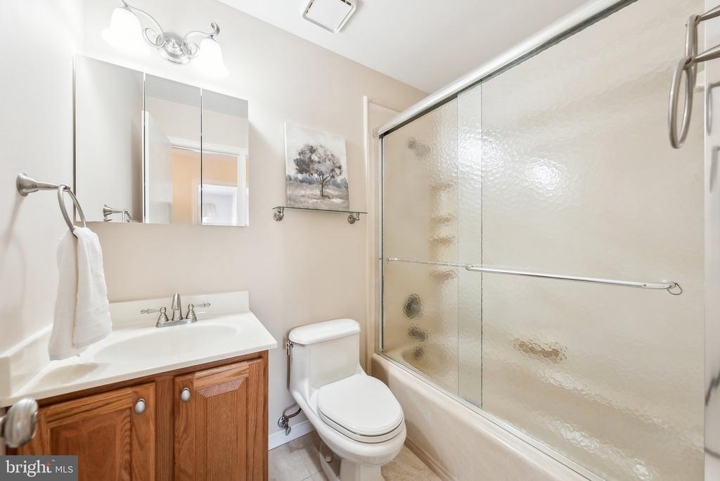Springfield, Virginia, 22153, United States, 3 Bedrooms Bedrooms, ,3 BathroomsBathrooms,Residential,For Sale,1895799
