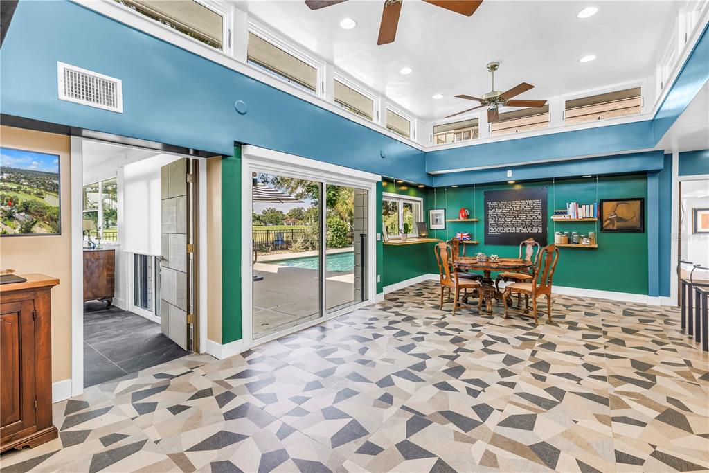 St Petersburg, Florida, 33704, United States, 4 Bedrooms Bedrooms, ,4 BathroomsBathrooms,Residential,For Sale,1991901