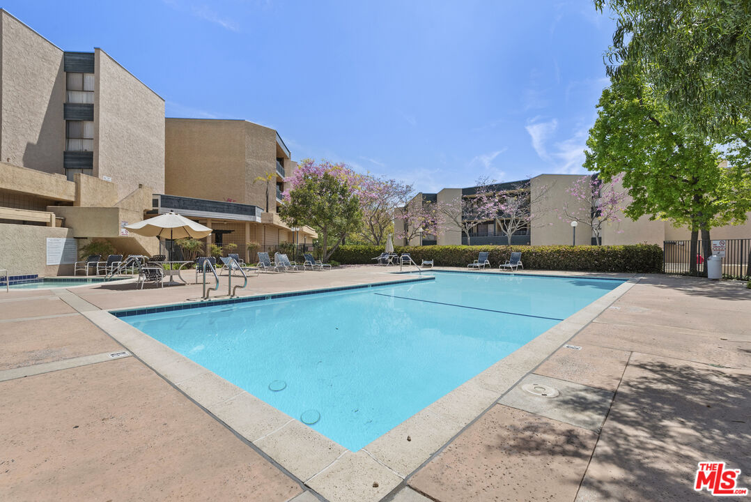 Los Angeles, California, 90042, United States, 2 Bedrooms Bedrooms, ,1 BathroomBathrooms,Residential,For Sale,1908297