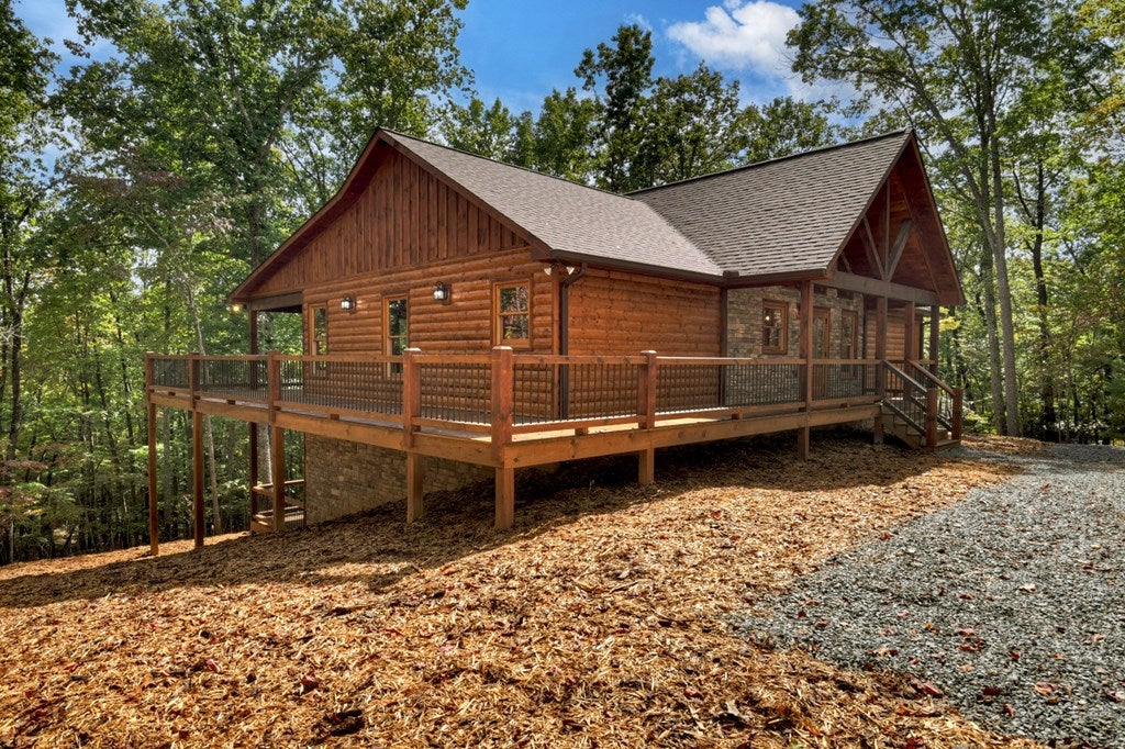 Mineral Bluff, Georgia, 30559, United States, 4 Bedrooms Bedrooms, ,3 BathroomsBathrooms,Residential,For Sale,1953348