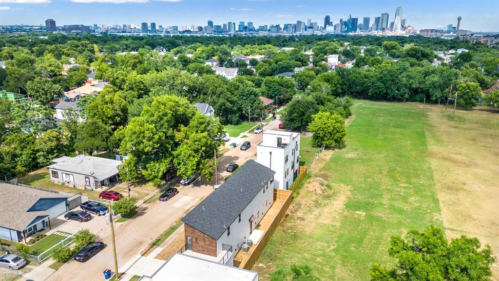 Dallas, Texas, 75212, United States, 4 Bedrooms Bedrooms, ,3 BathroomsBathrooms,Residential,For Sale,1892939