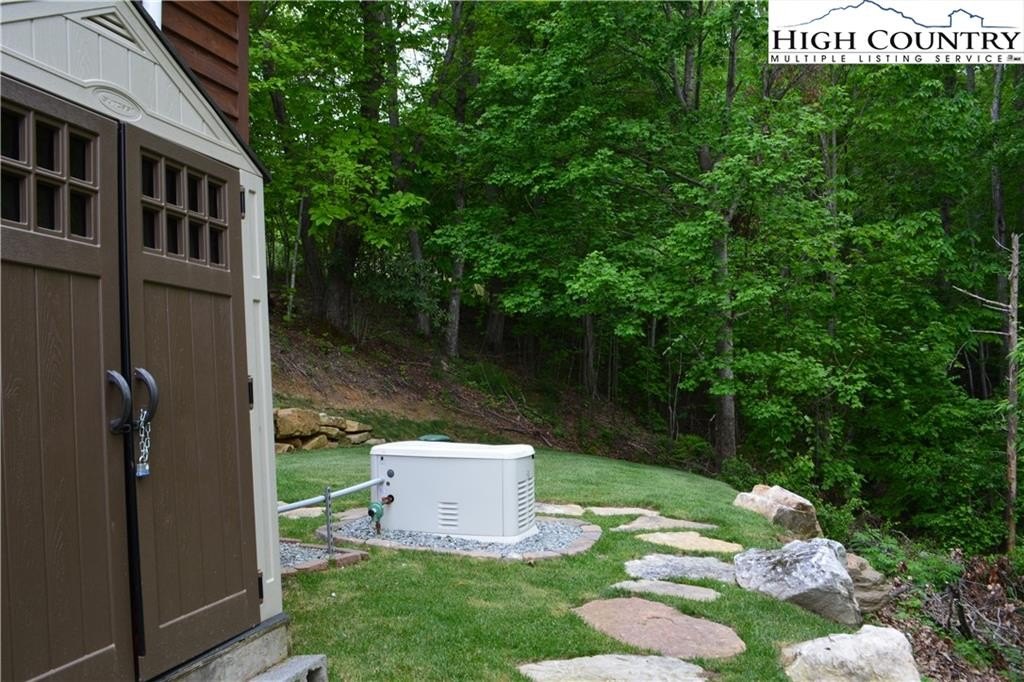 Elk Park, North Carolina, 28622, United States, 3 Bedrooms Bedrooms, ,3 BathroomsBathrooms,Residential,For Sale,1984406