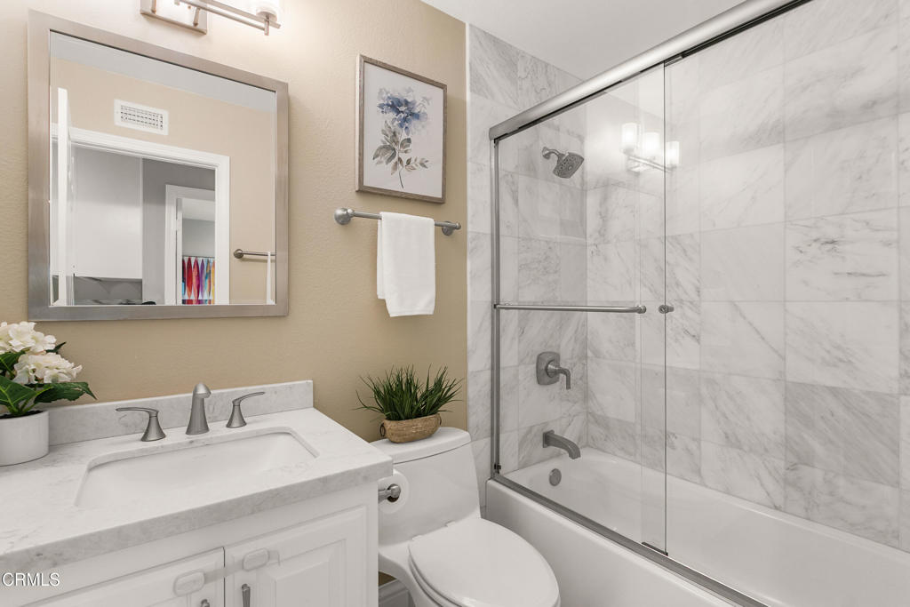 Thousand Oaks, California, 91362, United States, 4 Bedrooms Bedrooms, ,2 BathroomsBathrooms,Residential,For Sale,1988089