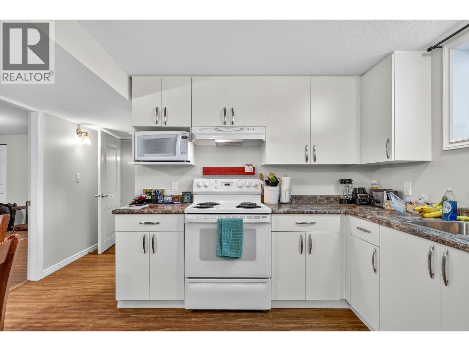 KELOWNA, British Columbia, V1X 1C4, CA, 5 Bedrooms Bedrooms, ,3 BathroomsBathrooms,Residential,For Sale,1948235