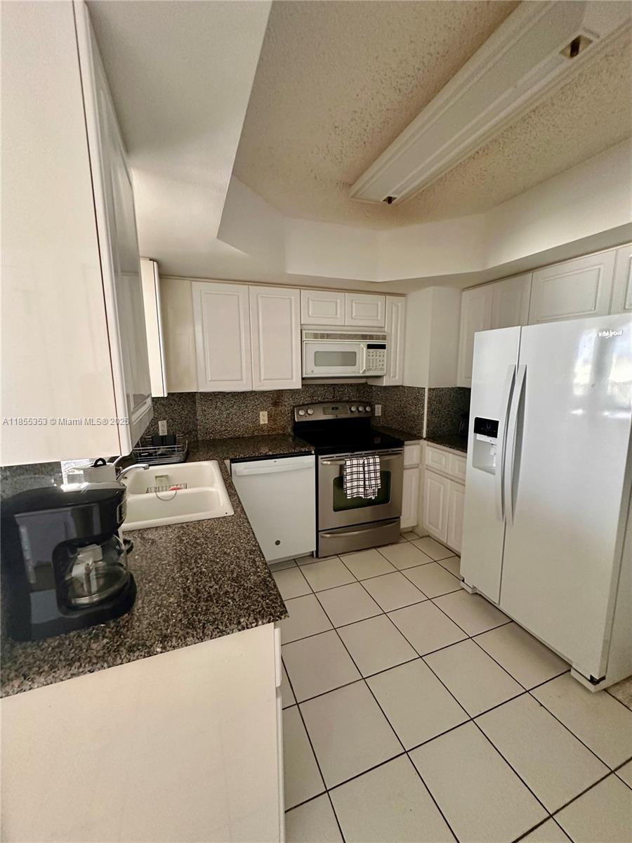 Miami Beach, Florida, 33141, United States, 2 Bedrooms Bedrooms, ,2 BathroomsBathrooms,Residential,For Sale,1911662