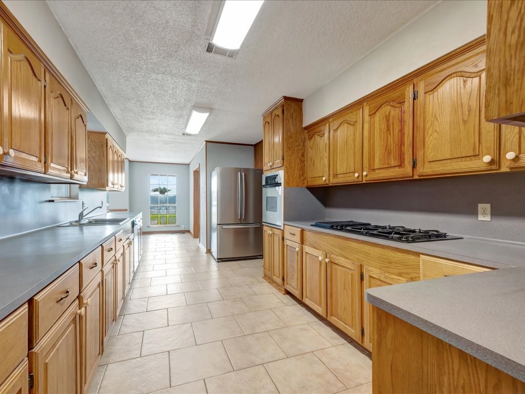 Huntington, Texas, 75949, United States, 4 Bedrooms Bedrooms, ,2 BathroomsBathrooms,Residential,For Sale,1975169