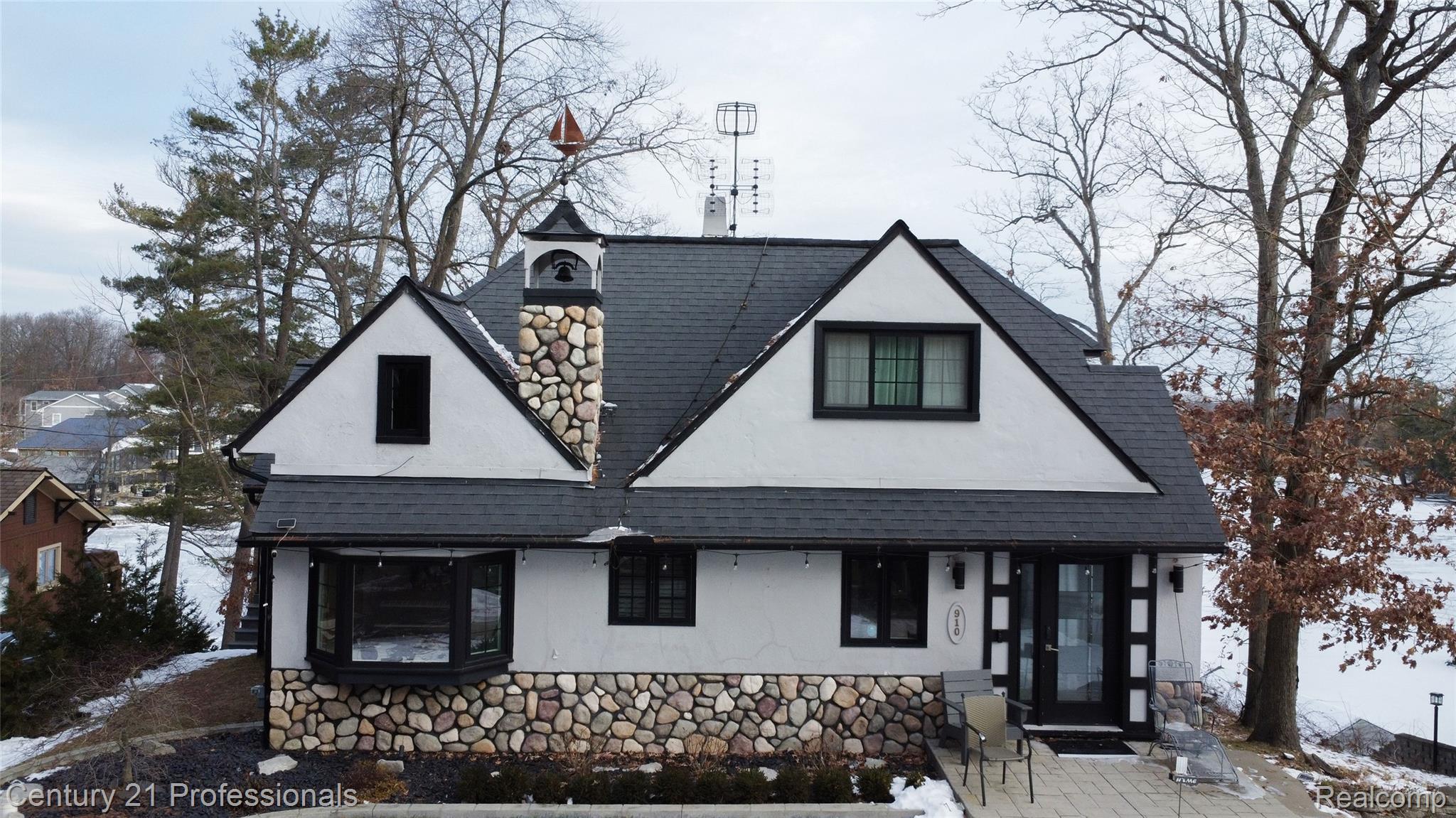 LakeOrion, Michigan, 48362, United States, 2 Bedrooms Bedrooms, ,2 BathroomsBathrooms,Residential,For Sale,2005398