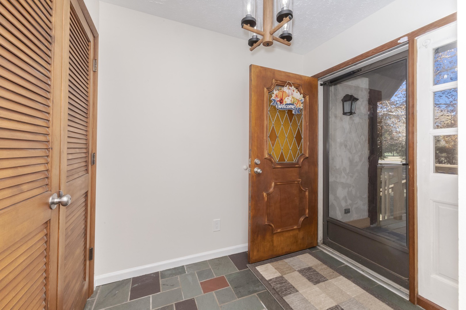 Heyworth, Illinois, 61745, United States, 3 Bedrooms Bedrooms, ,3 BathroomsBathrooms,Residential,For Sale,1989458