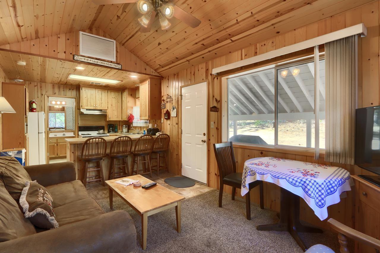Yosemite, California, 95389, United States, 5 Bedrooms Bedrooms, ,4 BathroomsBathrooms,Residential,For Sale,2048159