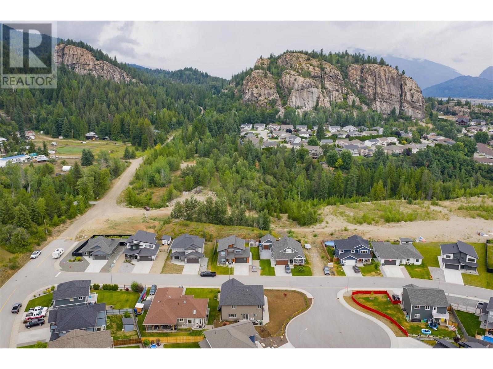CASTLEGAR, British Columbia, V1N 4X9, CA, 5 Bedrooms Bedrooms, ,2 BathroomsBathrooms,Residential,For Sale,1913698