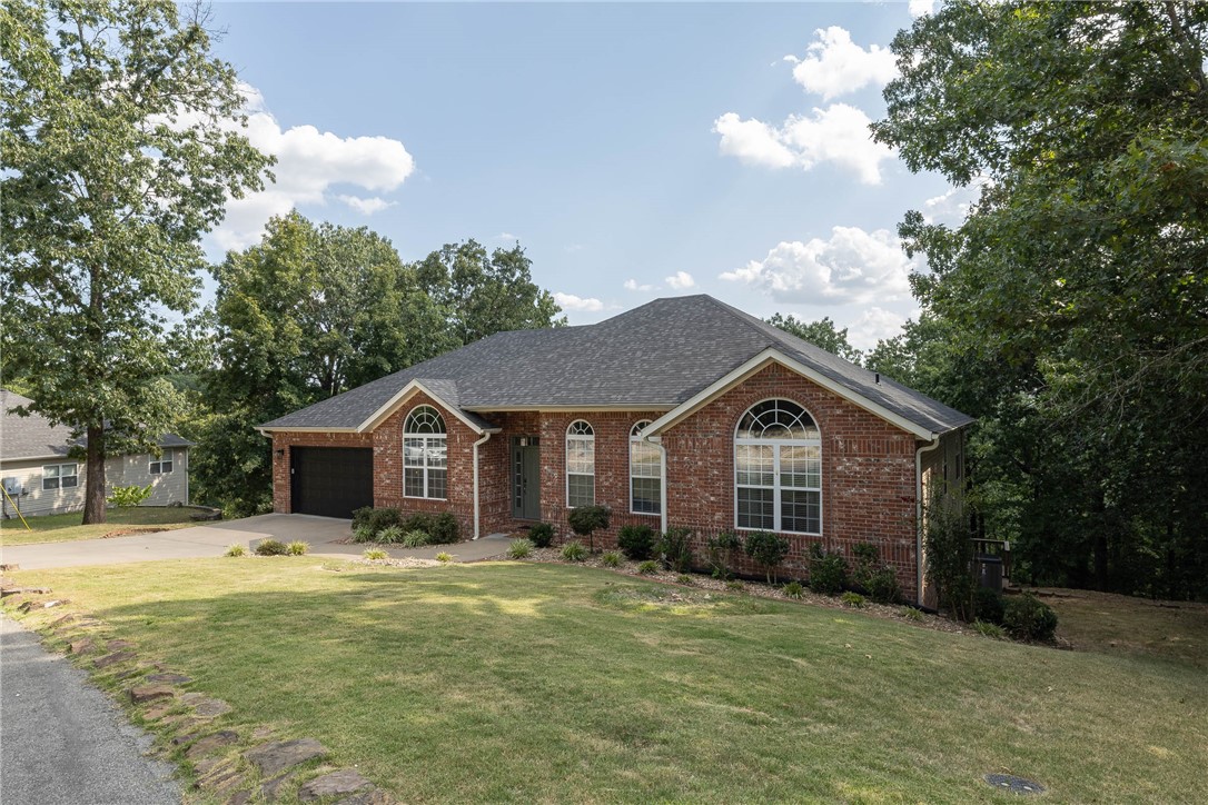 Bella Vista, Arkansas, 72714, United States, 4 Bedrooms Bedrooms, ,4 BathroomsBathrooms,Residential,For Sale,1918592