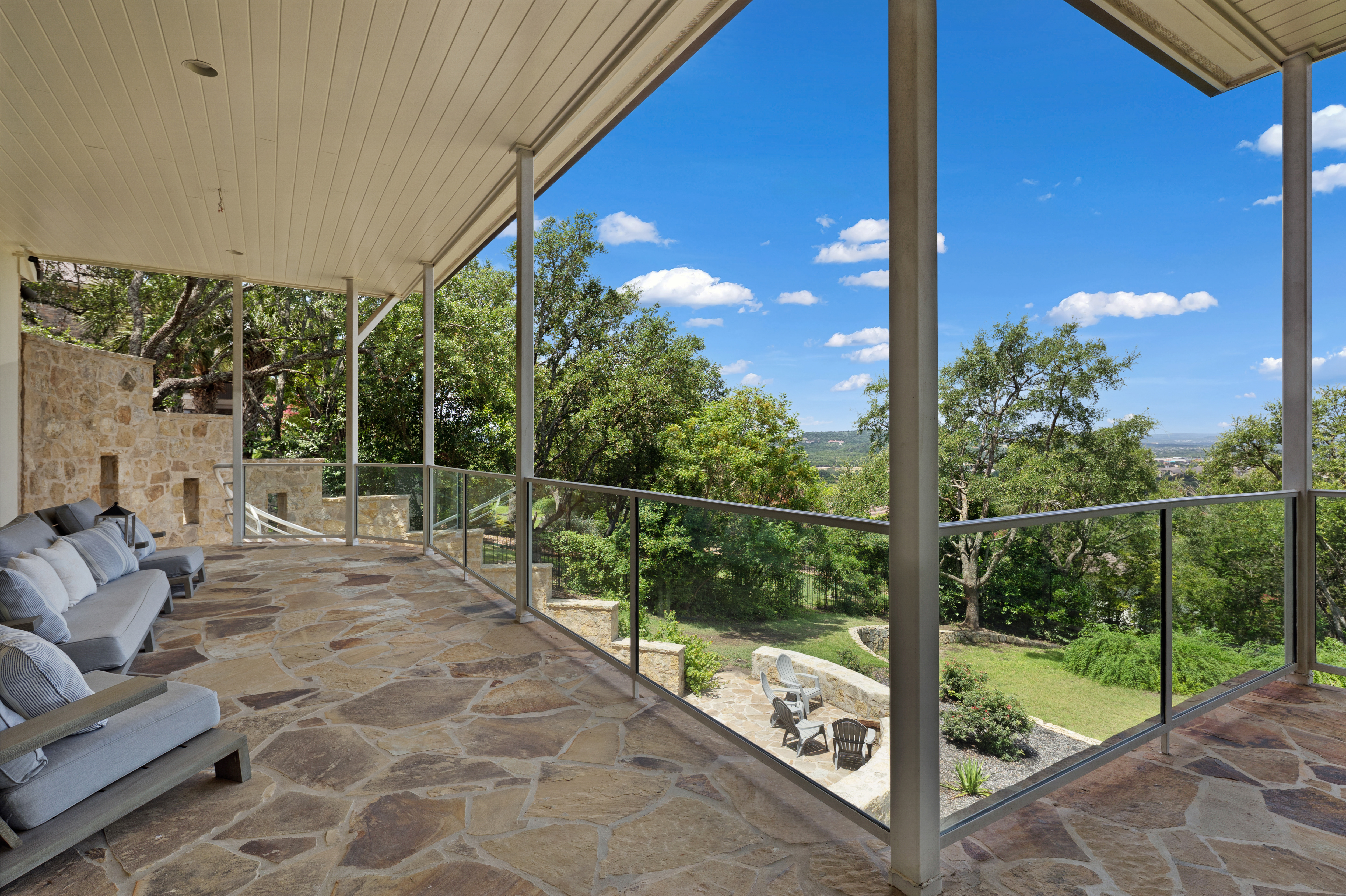  Luxury Living on Nearly an Acre in The Dominion - 物件實景