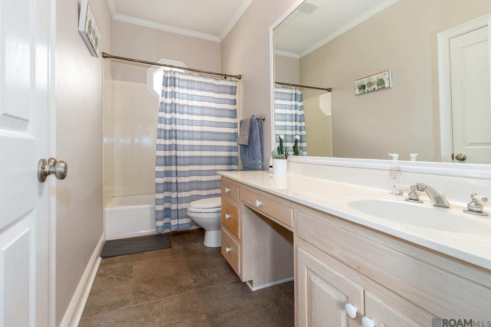 Baton Rouge, Louisiana, 70808, United States, 4 Bedrooms Bedrooms, ,3 BathroomsBathrooms,Residential,For Sale,1935637