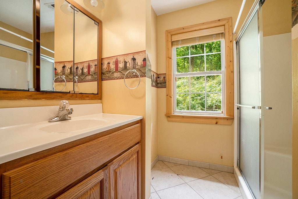 Blairsville, Georgia, 30512, United States, 4 Bedrooms Bedrooms, ,3 BathroomsBathrooms,Residential,For Sale,1858938