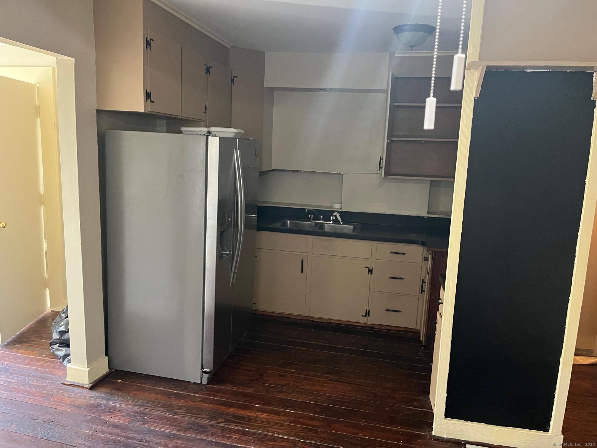 Meriden, Connecticut, 06450, United States, 6 Bedrooms Bedrooms, ,4 BathroomsBathrooms,Residential,For Sale,1984052