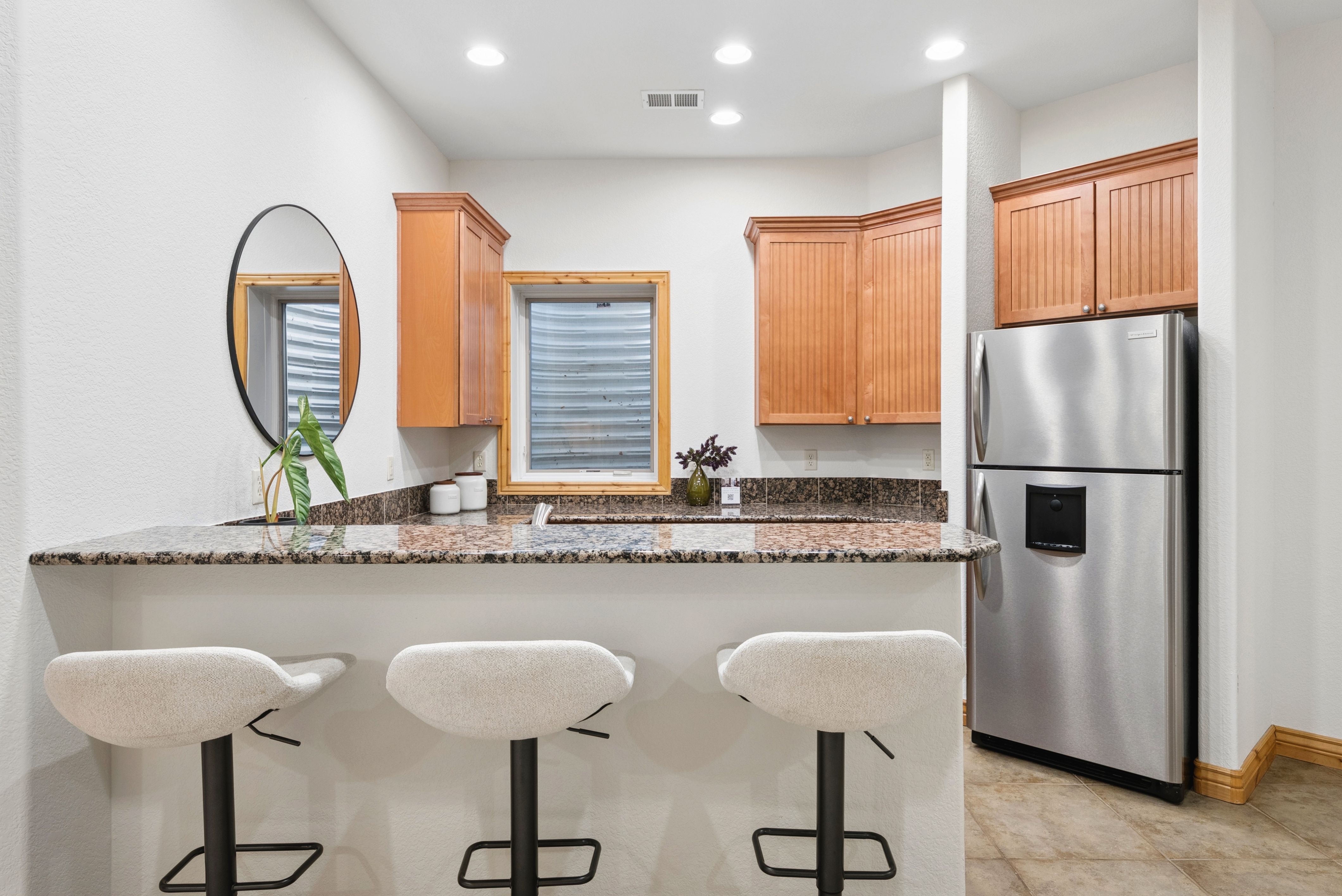  2895 S Cook Street  Finished Walkout Home - 物件實景