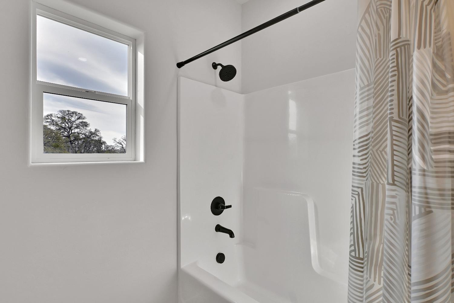 Loma Rica, California, 95901, United States, 3 Bedrooms Bedrooms, ,3 BathroomsBathrooms,Residential,For Sale,2005648