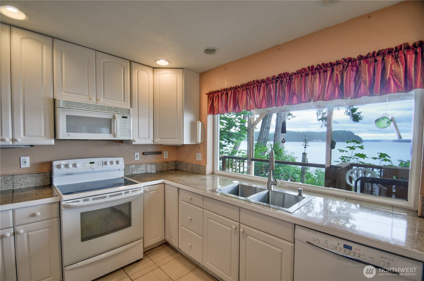 Brinnon, Washington, 98320, United States, 2 Bedrooms Bedrooms, ,Residential,For Sale,1771053
