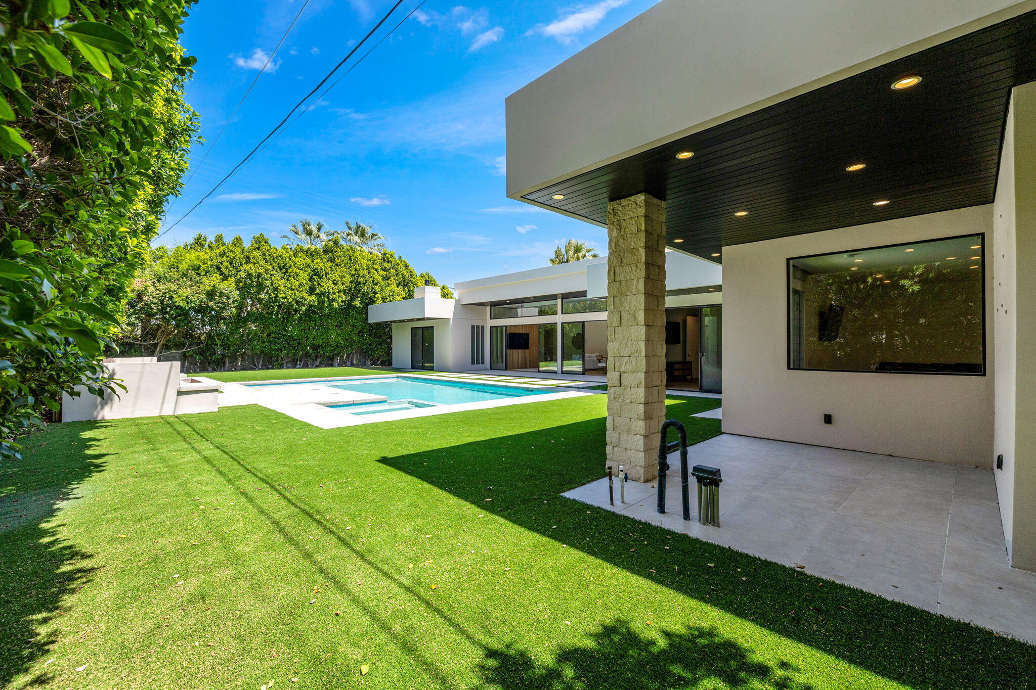 Palm Springs, California, 92262, United States, 5 Bedrooms Bedrooms, ,4 BathroomsBathrooms,Residential,For Sale,1805387