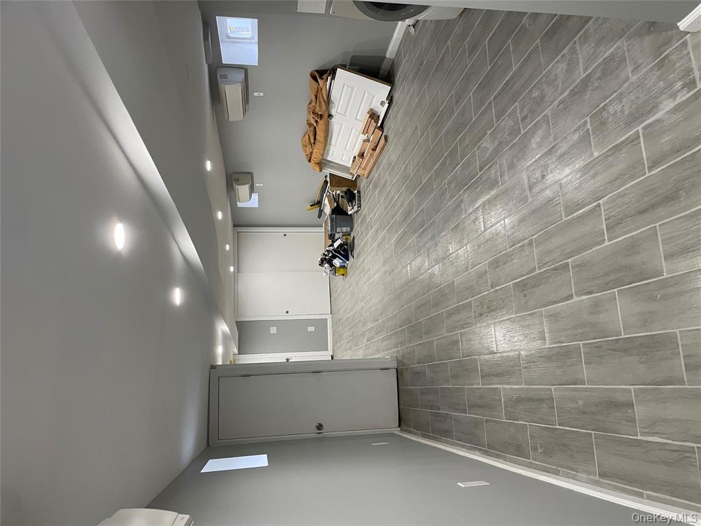 Ozone Park, New York, 11420, United States, 6 Bedrooms Bedrooms, ,3 BathroomsBathrooms,Residential,For Sale,1990391