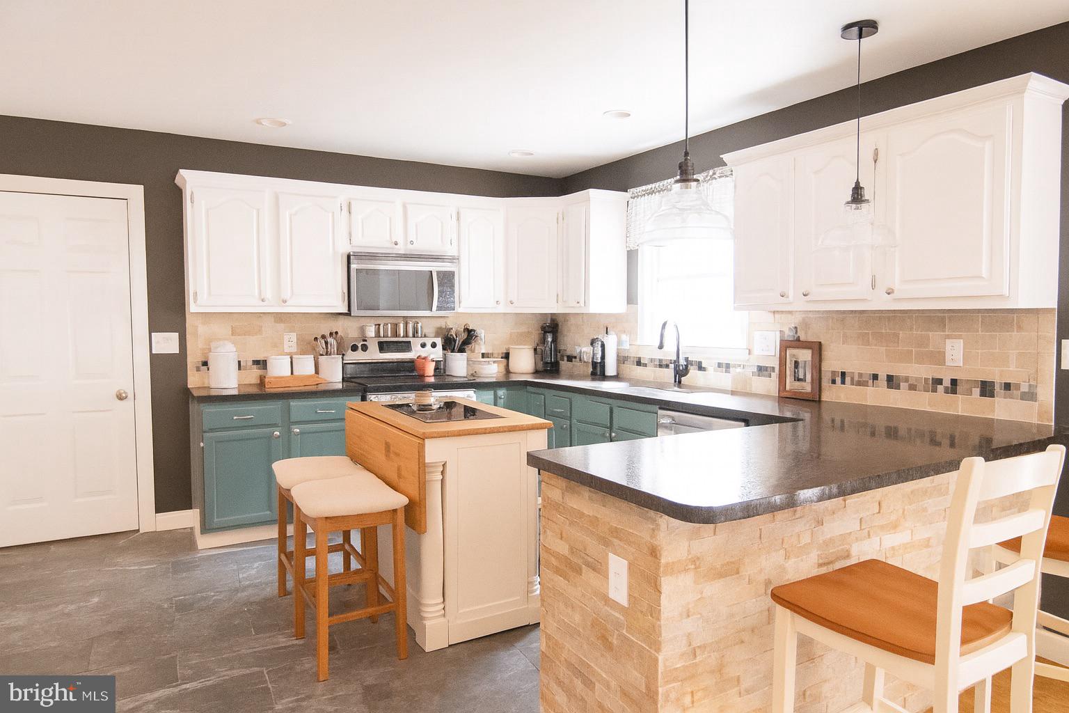 Aroda, Virginia, 22709, United States, 3 Bedrooms Bedrooms, ,3 BathroomsBathrooms,Residential,For Sale,1976607