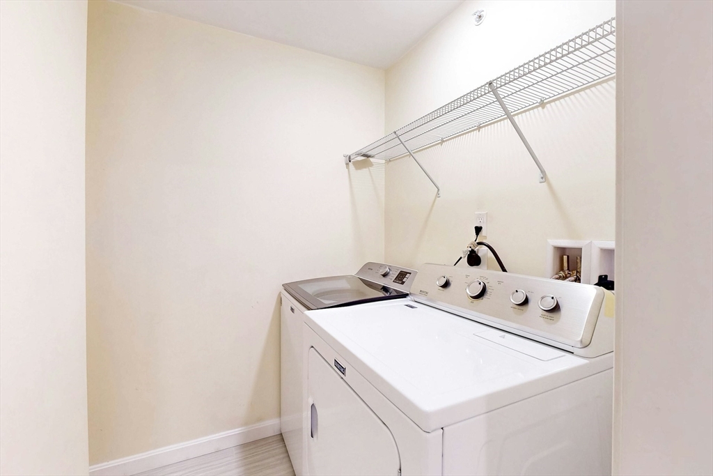 Lynn, Massachusetts, 01905, United States, 2 Bedrooms Bedrooms, ,2 BathroomsBathrooms,Residential,For Sale,1942525