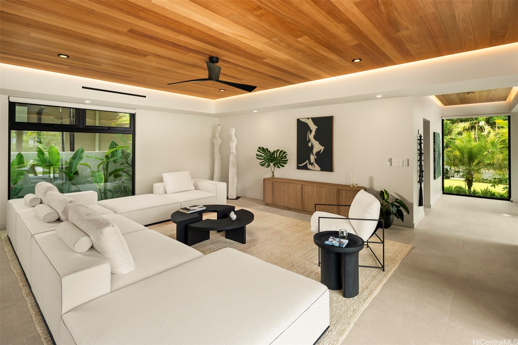 Honolulu, Hawaii, 96816, United States, 5 Bedrooms Bedrooms, ,6 BathroomsBathrooms,Residential,For Sale,1989143