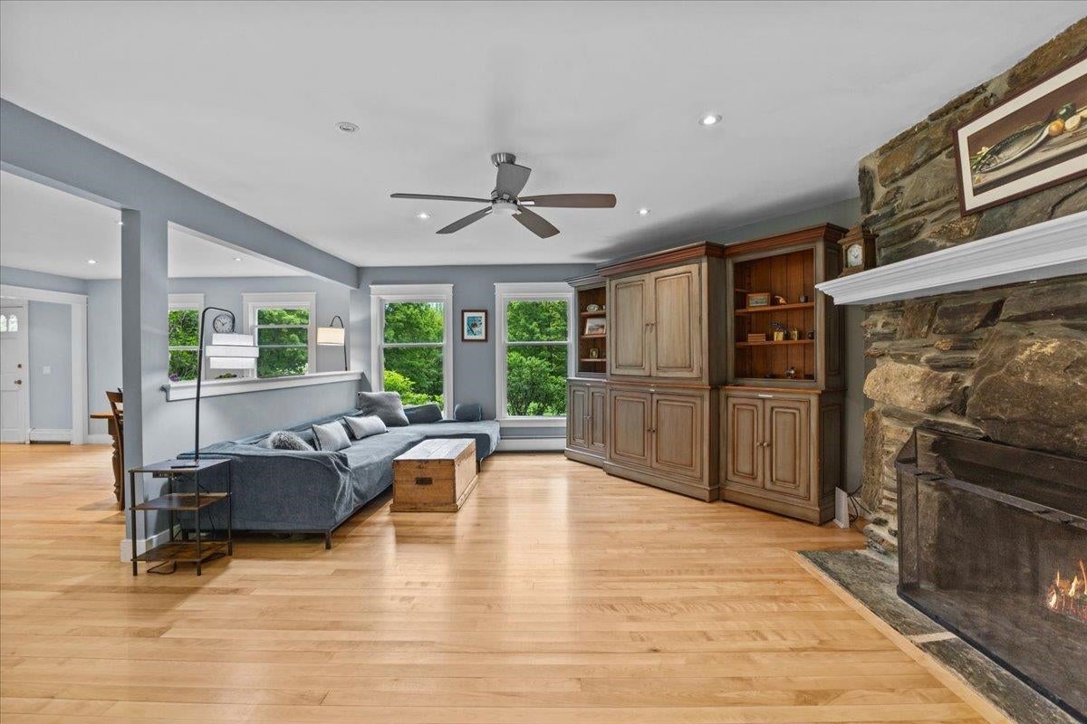 Stowe, Vermont, 05672, United States, 6 Bedrooms Bedrooms, ,4 BathroomsBathrooms,Residential,For Sale,1840743