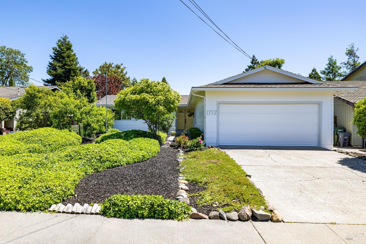 Petaluma, California, 94954, United States, 3 Bedrooms Bedrooms, ,2 BathroomsBathrooms,Residential,For Sale,2047948