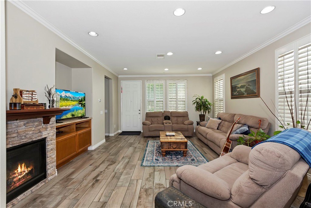 Fontana, California, 92336, United States, 4 Bedrooms Bedrooms, ,3 BathroomsBathrooms,Residential,For Sale,1970103