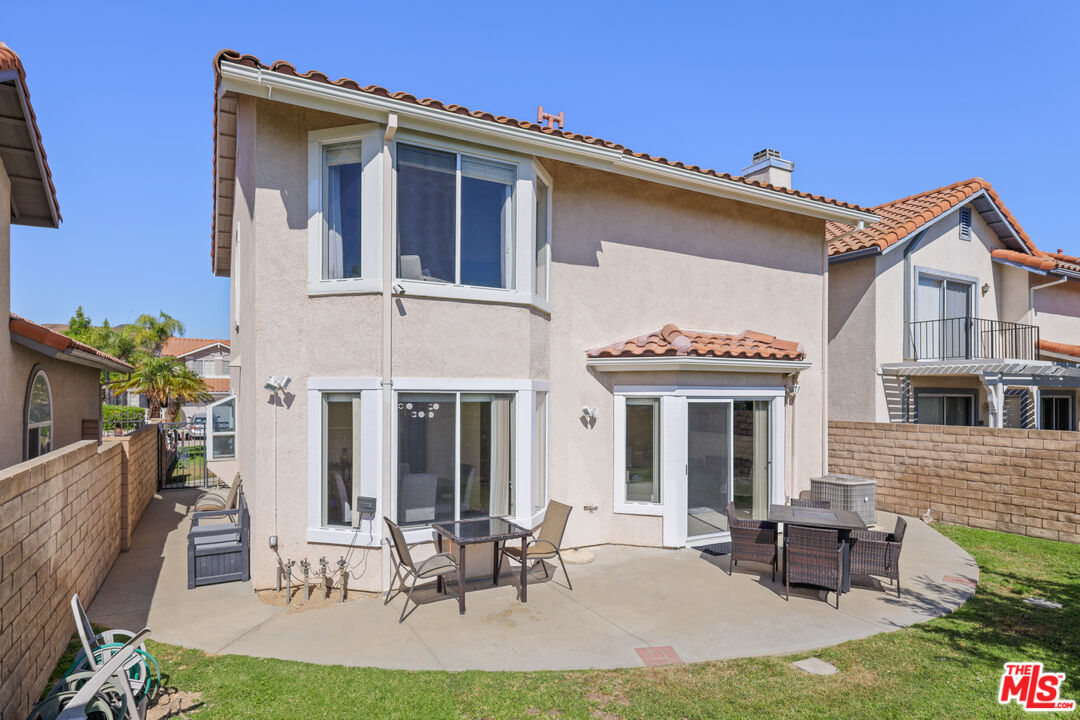 Porter Ranch, California, 91326, United States, 4 Bedrooms Bedrooms, ,3 BathroomsBathrooms,Residential,For Sale,1906036