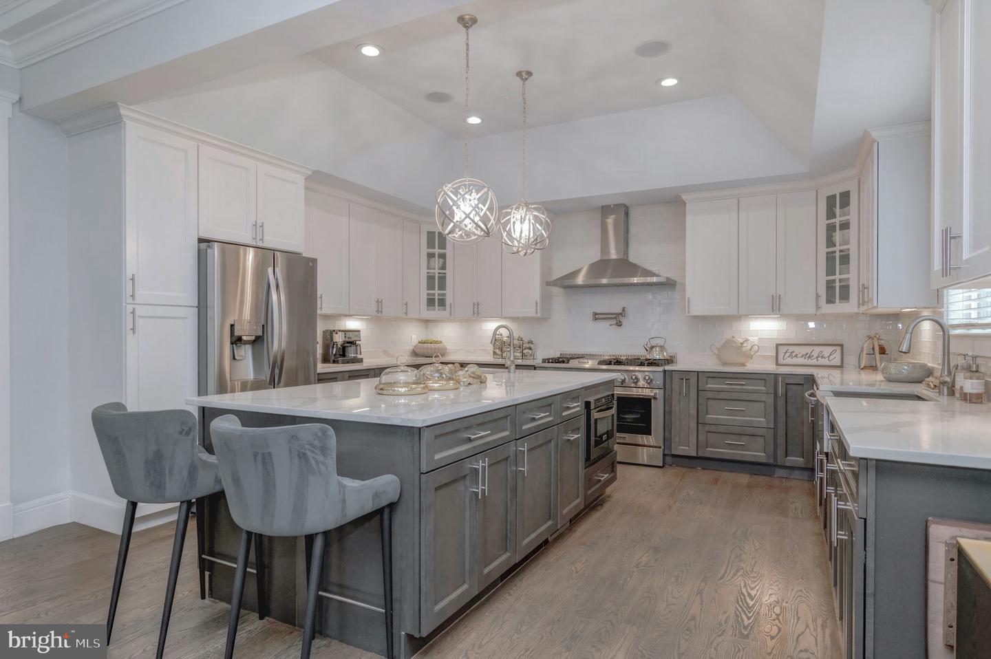 Fairfax, Virginia, 22030, United States, 6 Bedrooms Bedrooms, ,7 BathroomsBathrooms,Residential,For Sale,1997396