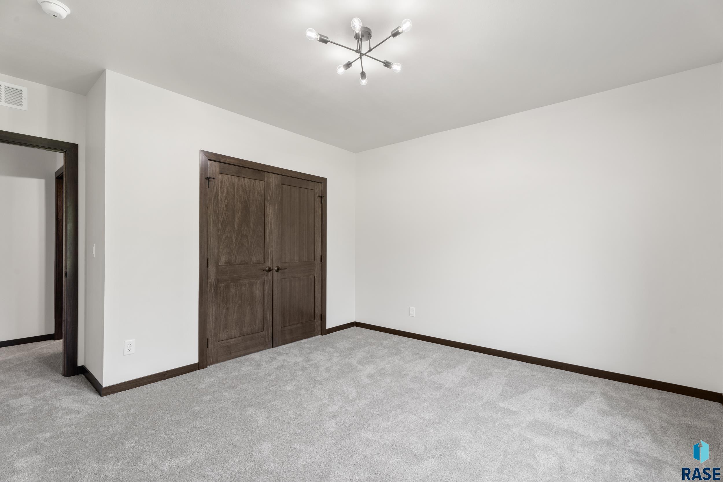 Sioux Falls, South Dakota, 57110, United States, 4 Bedrooms Bedrooms, ,2 BathroomsBathrooms,Residential,For Sale,1943534