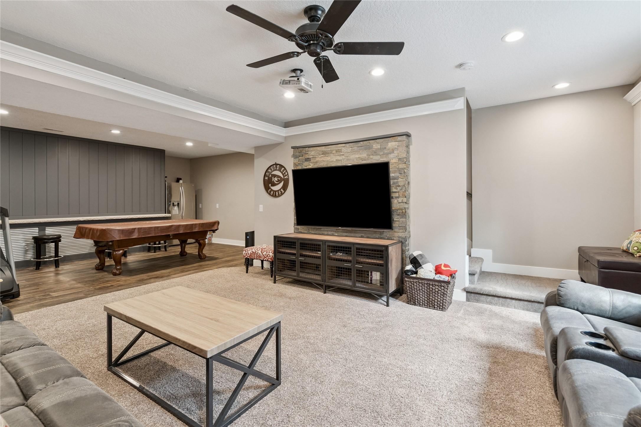 Ankeny, Iowa, 50023, United States, 6 Bedrooms Bedrooms, ,3 BathroomsBathrooms,Residential,For Sale,1937819