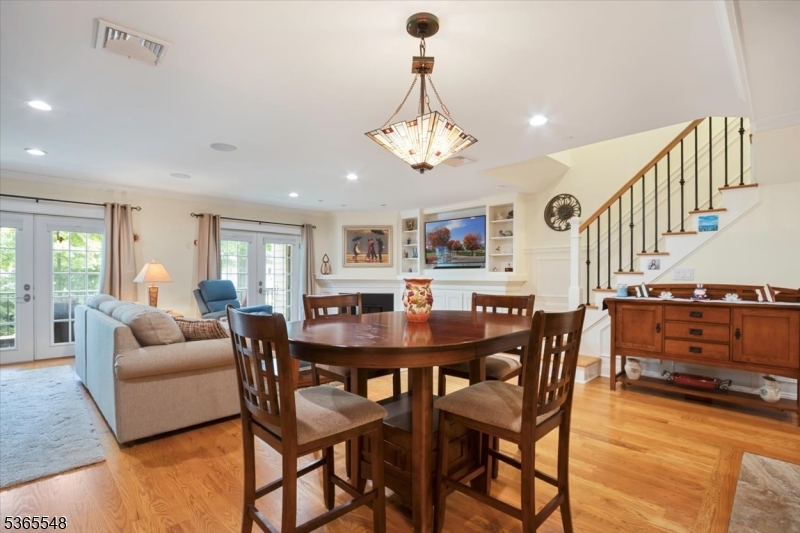 Teaneck, New Jersey, 07666, United States, 2 Bedrooms Bedrooms, ,3 BathroomsBathrooms,Residential,For Sale,1870844