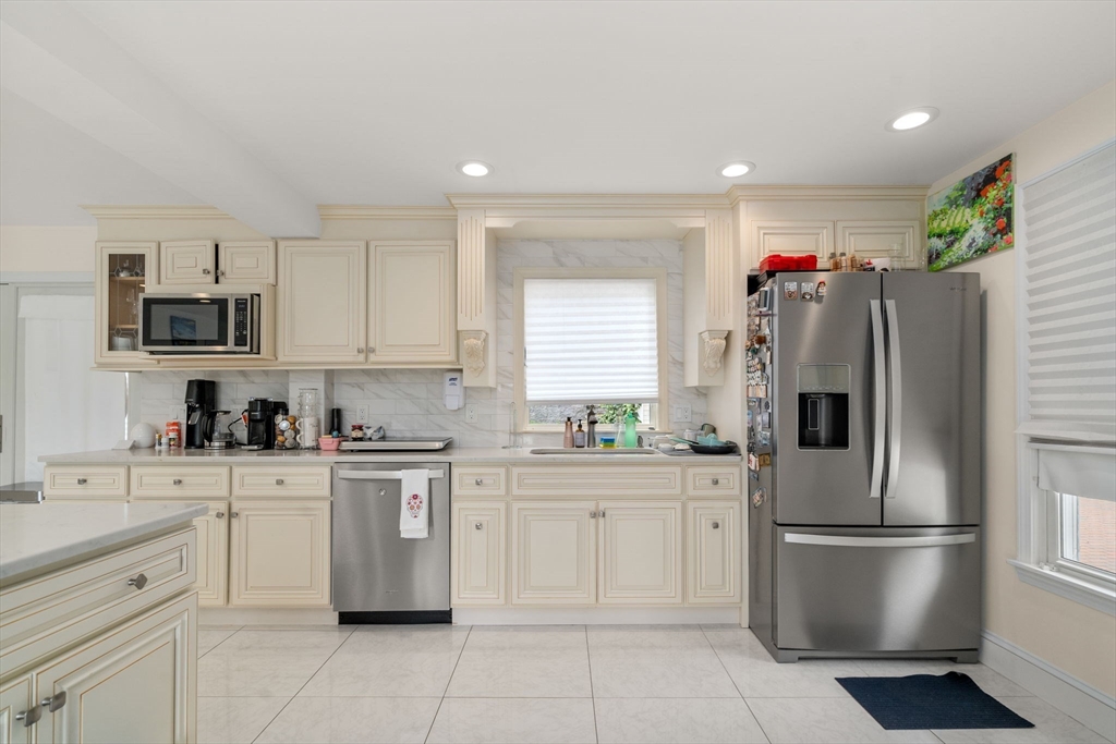 Needham, Massachusetts, 02494, United States, 4 Bedrooms Bedrooms, ,6 BathroomsBathrooms,Residential,For Sale,1995661