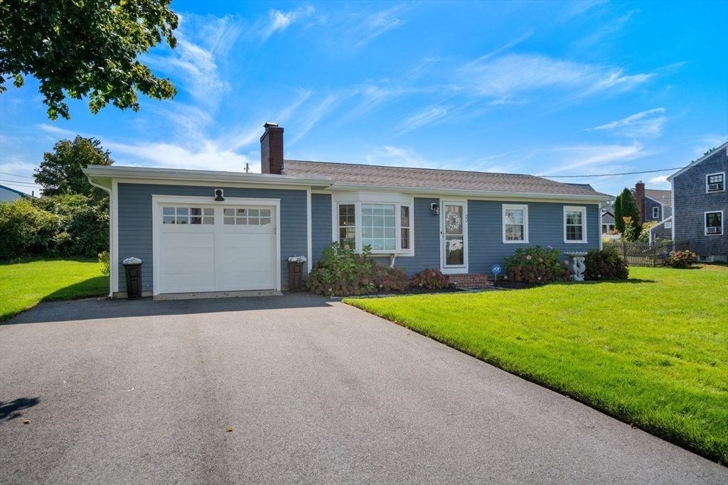 Sandwich, Massachusetts, 02563, United States, 2 Bedrooms Bedrooms, ,1 BathroomBathrooms,Residential,For Sale,1939789