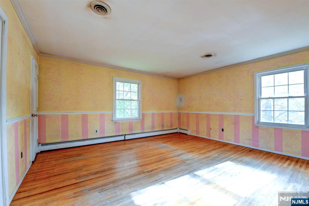 Ramsey, New Jersey, 07446, United States, 3 Bedrooms Bedrooms, ,3 BathroomsBathrooms,Residential,For Sale,1972690