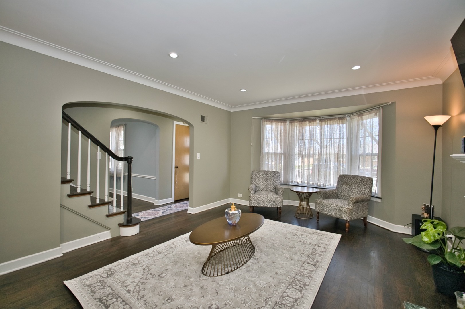 Lincolnwood, Illinois, 60712, United States, 3 Bedrooms Bedrooms, ,2 BathroomsBathrooms,Residential,For Sale,1863685