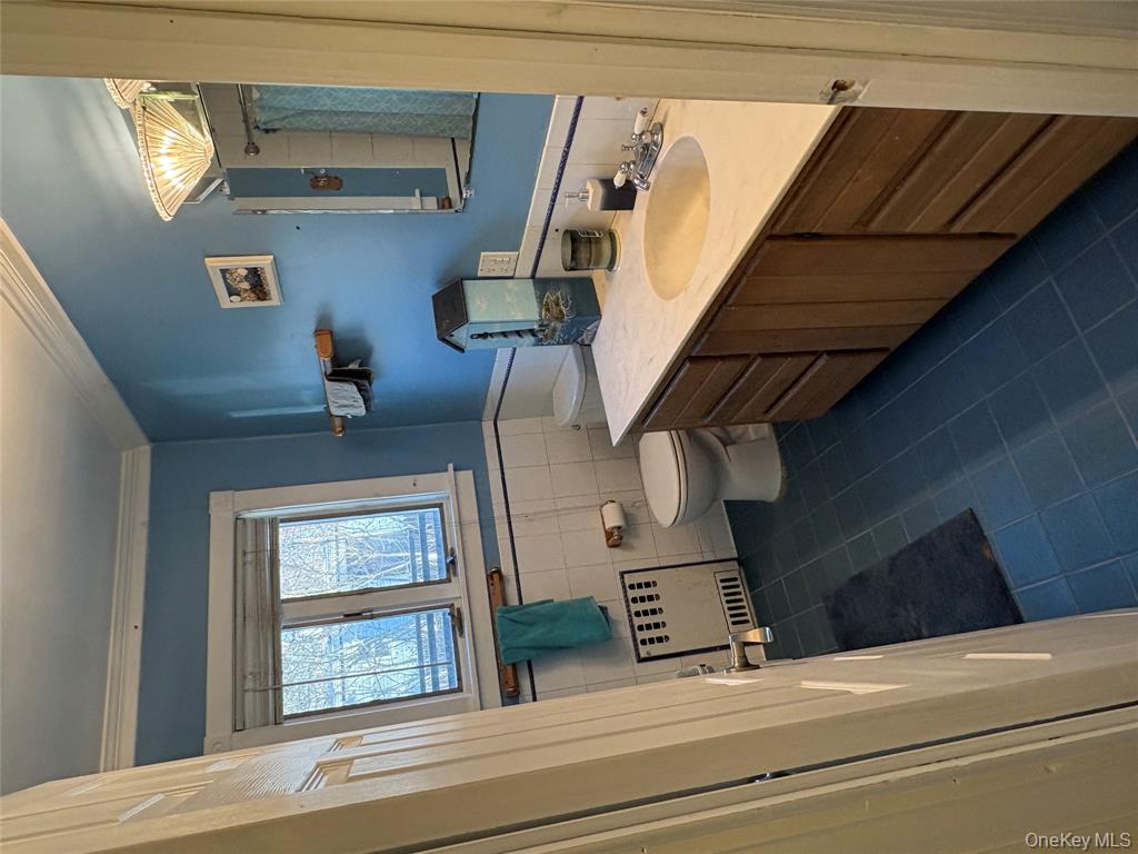 Riverhead, New York, 11901, United States, 3 Bedrooms Bedrooms, ,2 BathroomsBathrooms,Residential,For Sale,2005569