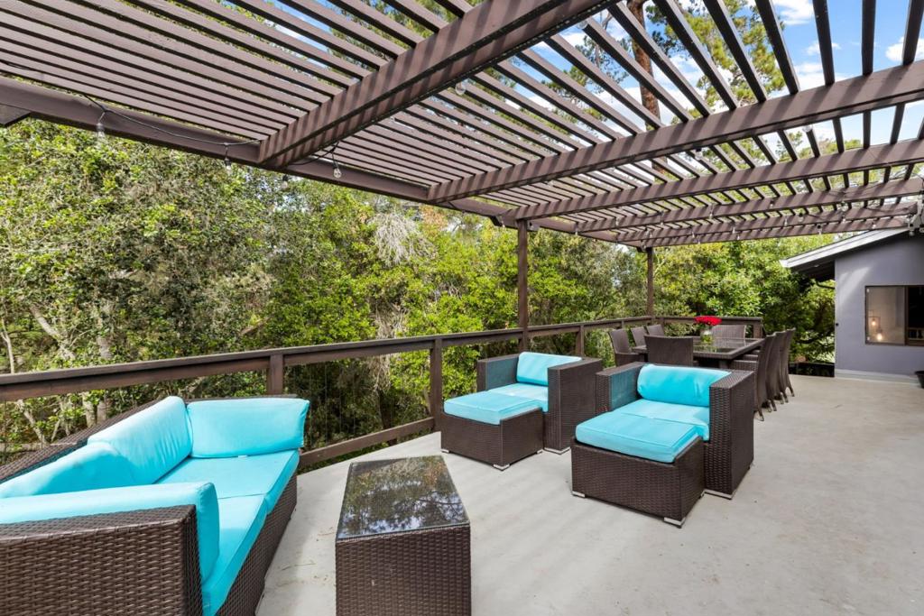 Monterey, California, 93940, United States, 3 Bedrooms Bedrooms, ,2 BathroomsBathrooms,Residential,For Sale,1975715