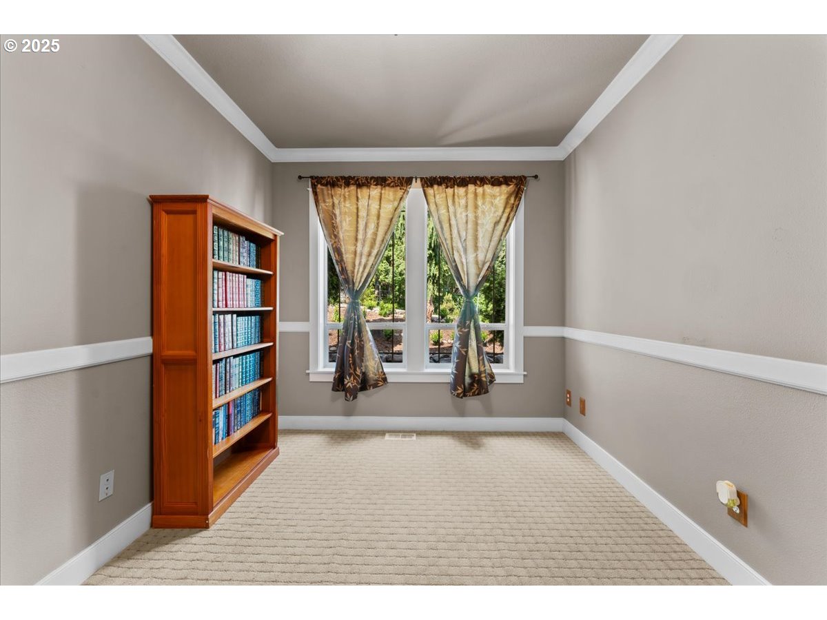 Portland, Oregon, 97266, United States, 4 Bedrooms Bedrooms, ,3 BathroomsBathrooms,Residential,For Sale,1836863