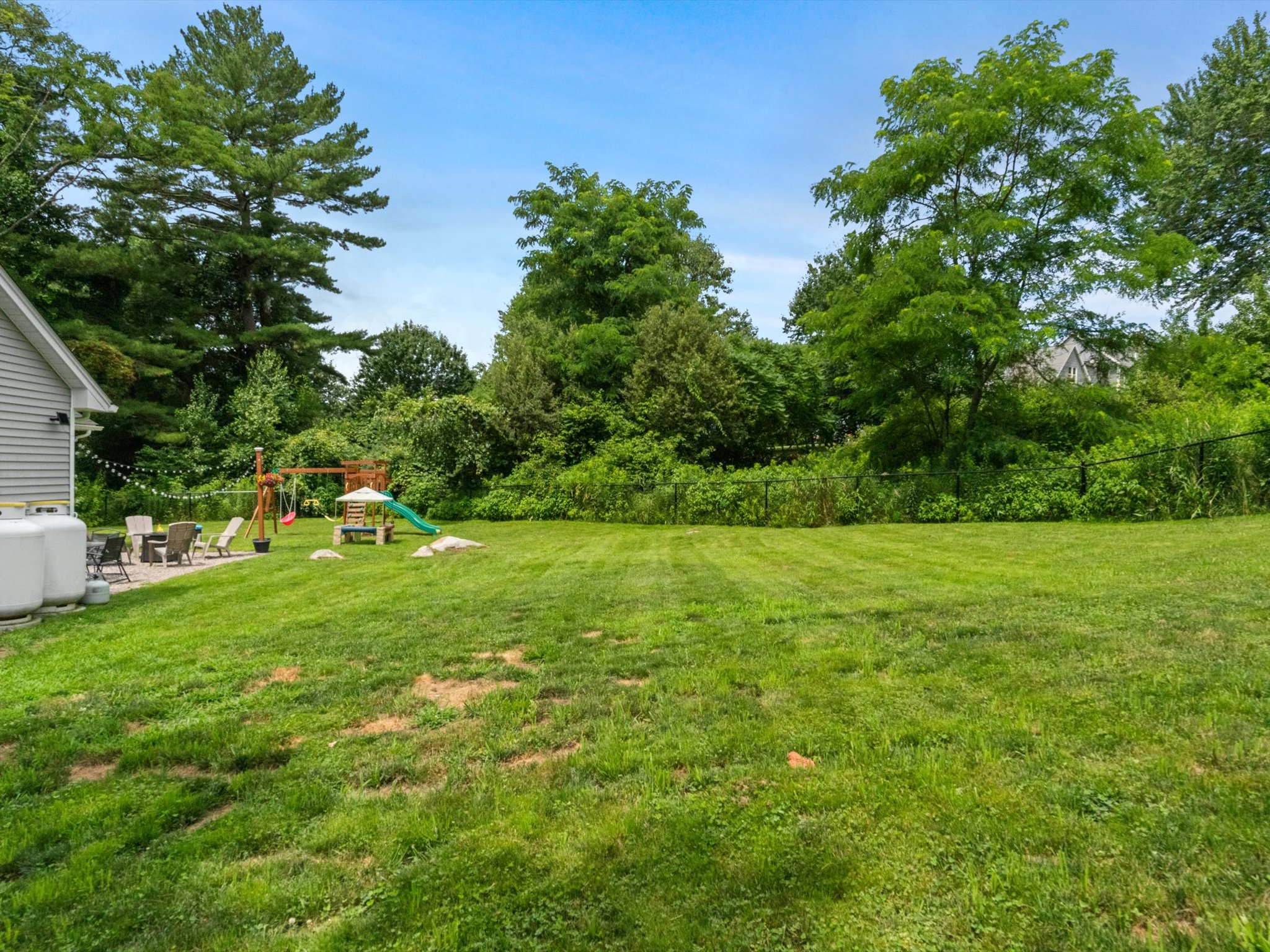  11 Mendon Road, Northbridge, MA 01534 - 物件實景