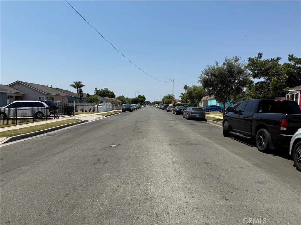 Compton, California, 90222, United States, 3 Bedrooms Bedrooms, ,2 BathroomsBathrooms,Residential,For Sale,1984392