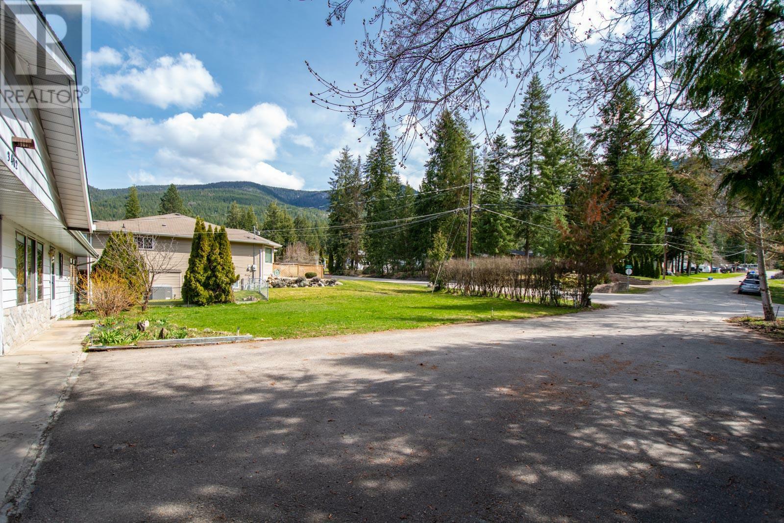 SPALLUMCHEEN, British Columbia, V4Y 0S8, CA, 6 Bedrooms Bedrooms, ,2 BathroomsBathrooms,Residential,For Sale,1838757