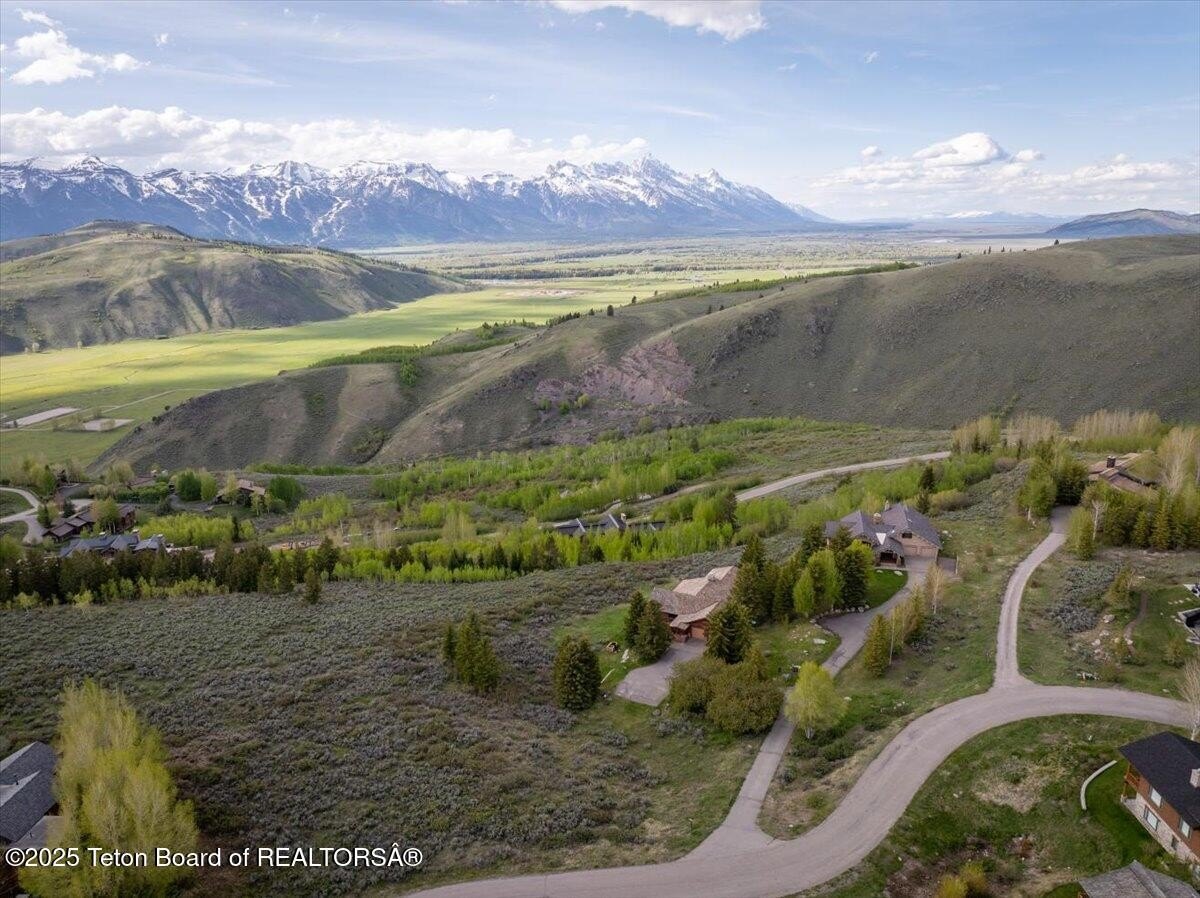 Jackson, Wyoming, 83001, United States, 4 Bedrooms Bedrooms, ,3 BathroomsBathrooms,Residential,For Sale,1845429